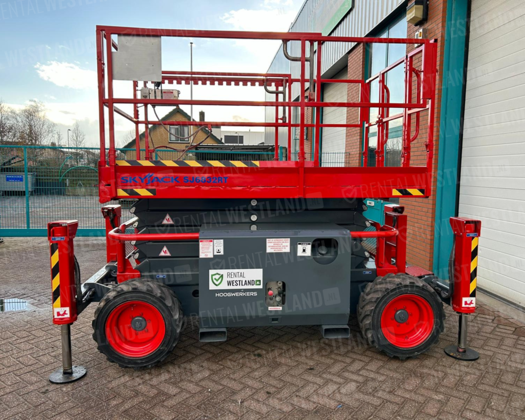 Schaarhoogwerker SkyJack SJ 6832RT 11,5 meter 4×4